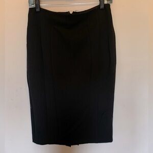 Eva Mendes black pencil skirt